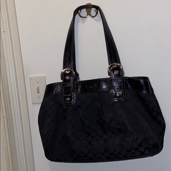 Black Signature Coach Handbag (F13743) - Picture 2 of 8